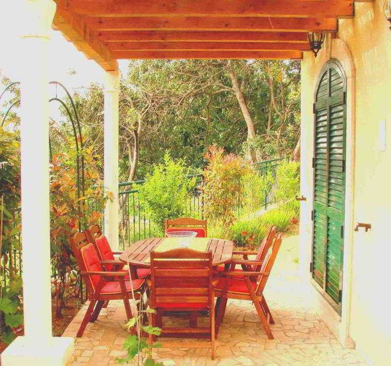St. Peter Villas Krucica  外观 照片